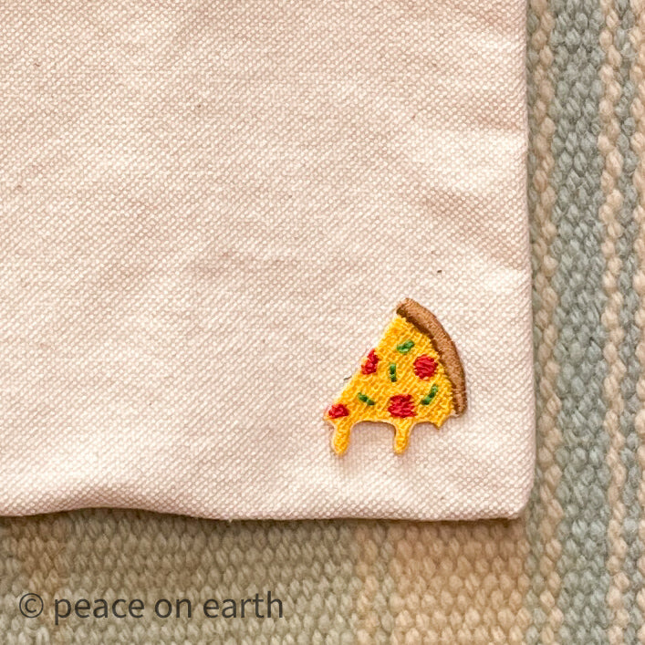 【3枚セット】とろけるチーズのペパロニピザ　刺繍 ミニ アイロンワッペン アップリケ
