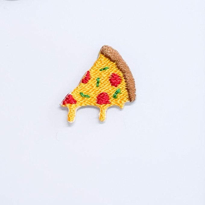 【3枚セット】とろけるチーズのペパロニピザ　刺繍 ミニ アイロンワッペン アップリケ
