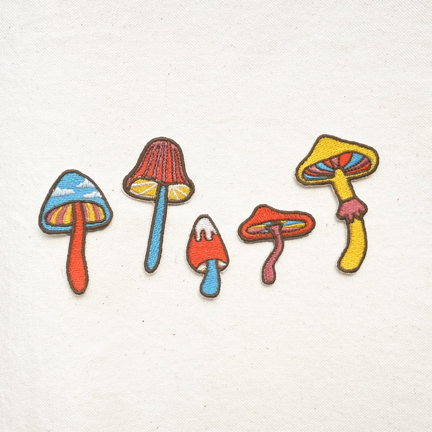 【１枚】きのこ ワッペン アップリケ - Mushrooms  -