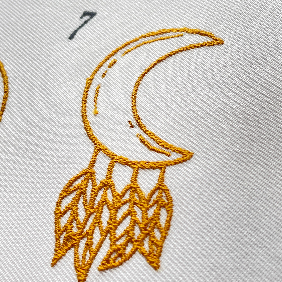 天空　月　三日月　スピリチュアル　シンボル   単品　刺繍データ販売 moon14